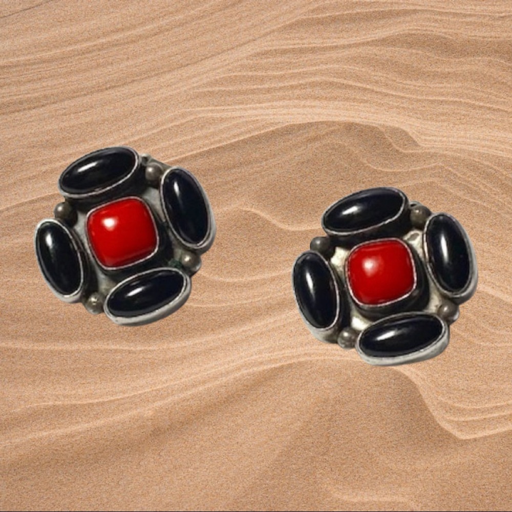 Vintage Navajo Sterling Onyx & Coral Earclips 7/8"